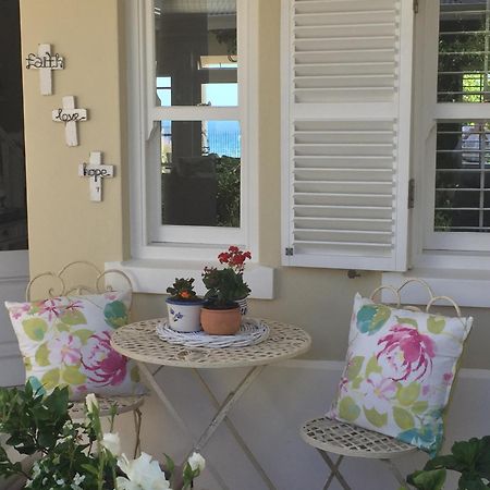 Sandals Beach Villa Херманус Екстериор снимка