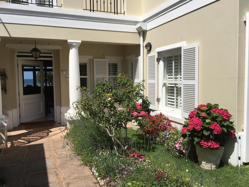 Sandals Beach Villa Херманус Екстериор снимка